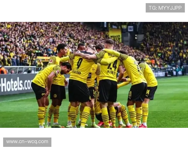 拜仁慕尼黑公布对阵多特蒙德大名单,关键后卫回归提升防线稳固性预期 拜仁慕尼黑公布对阵多特蒙德大名单,关键后卫回归提升防线稳固性预期